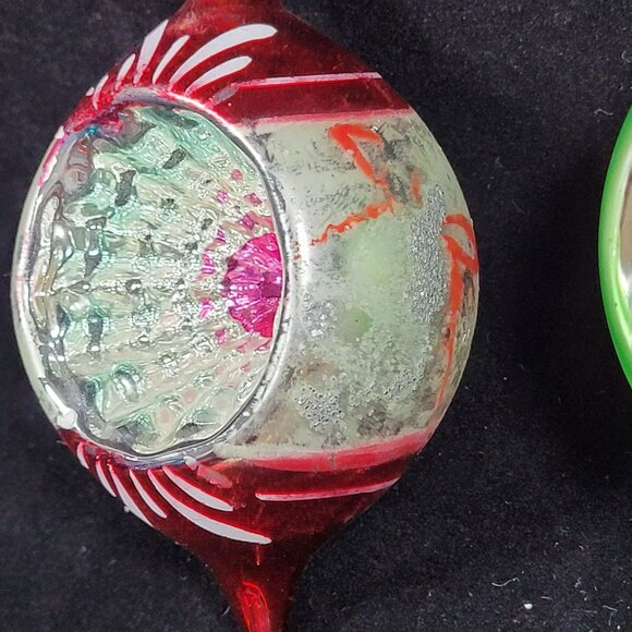 2 Glass Christmas Tree Ornaments Poland Red Green Pink Indent Retro Vtg MCM - Picture 4 of 10